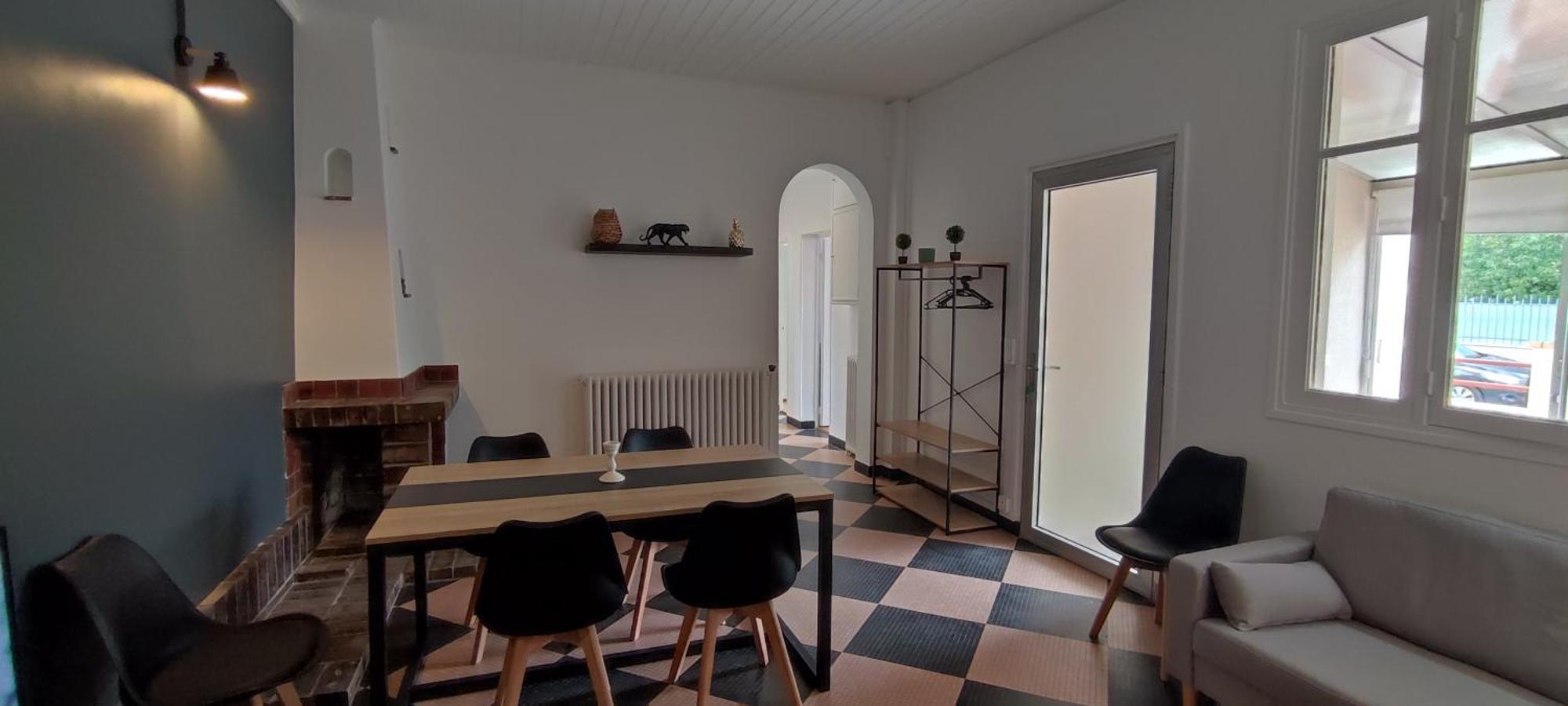 Maison Charmante Avec Patio ! Bourges Exteriör bild